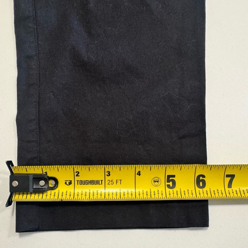 Fabletics Lightweight Pants Mens Size 33x32 Black Golf Chino Performance - Picture 10 of 10